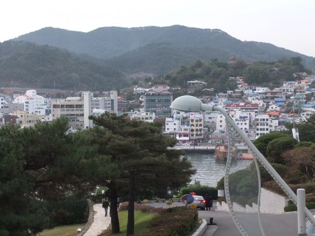 統営市民文化会館からの景色<br /><br />町の方向を見る