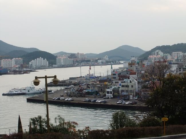 統営市民文化会館からの景色<br /><br />湾を望む