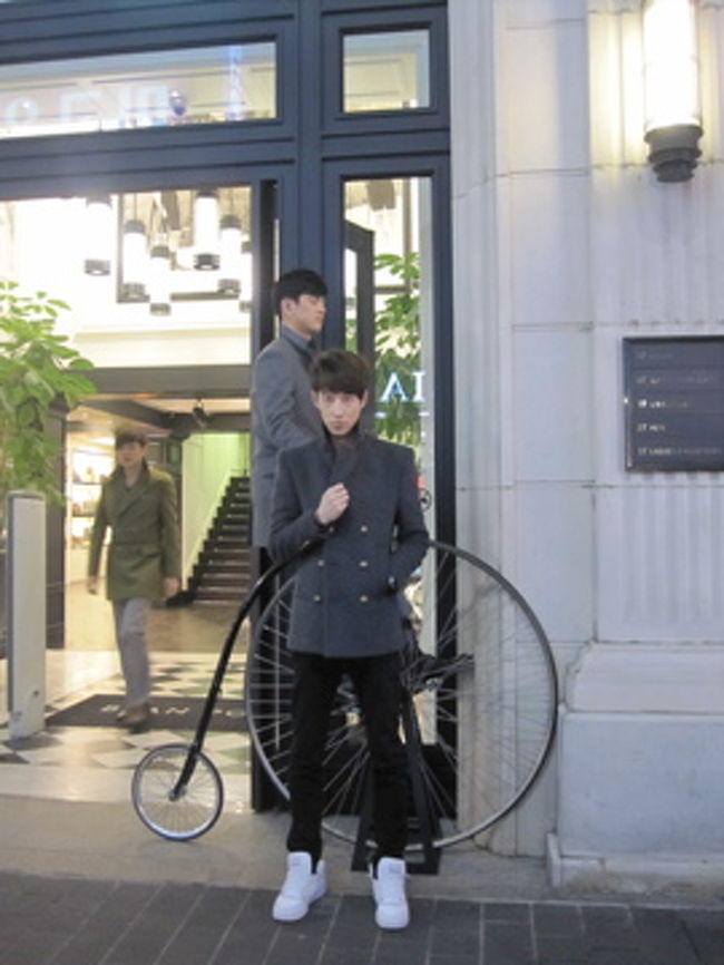 自転車とマネキン人間の撮影会。