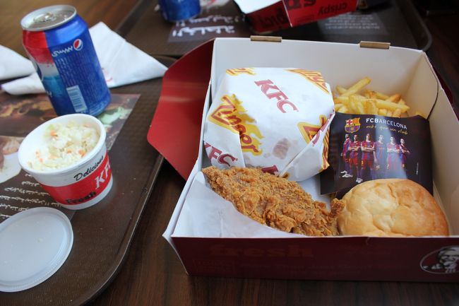 セットを注文しました。<br />たしかこれで400円強くらいだっけな。<br />高いけど、安い。そして、頼みすぎた。