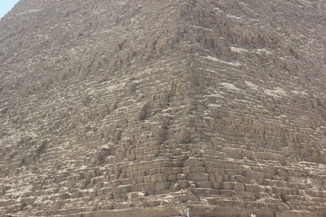 どのくらいでかいかというと、この写真の中央下に警察が立っているのを見て頂ければわかるかと。<br />凄いものを作ったなあ。