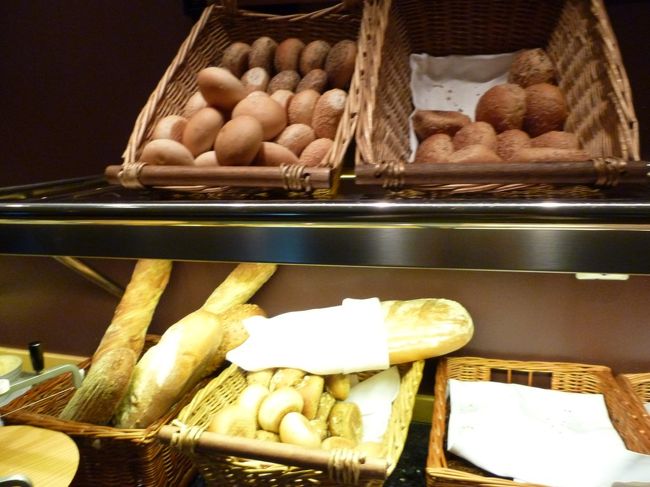 4月30日（金）<br /><br />ホテルの朝食です。<br /><br />種類がたくさんあって、おいしかったです。