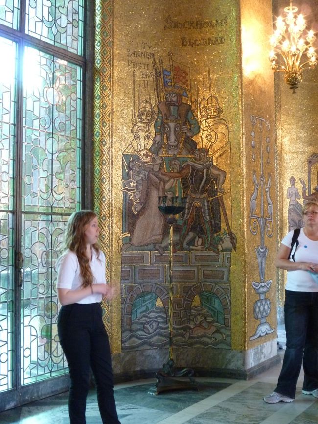 説明をしてくれた女性。<br /><br />聴きとりやすい英語で話してくださいました。<br /><br />最初に見学するところの簡単な概要を日本語で書いた紙が貰えるので、英語がわからなくても楽しめると思います。