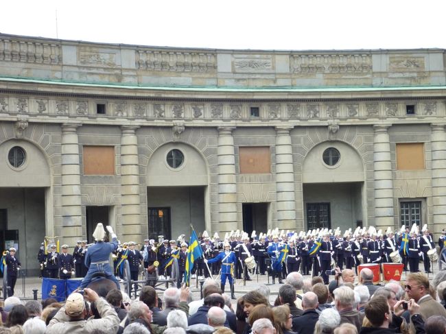 特別バージョンだったのか1時間くらい交代式がありました。