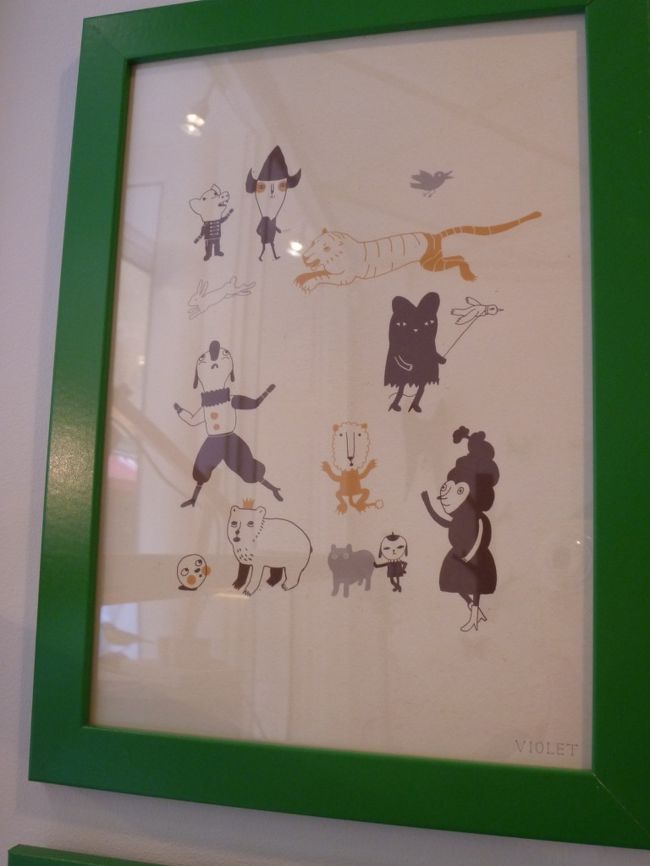 雑貨やさんにかわいらしいポスターがありました。