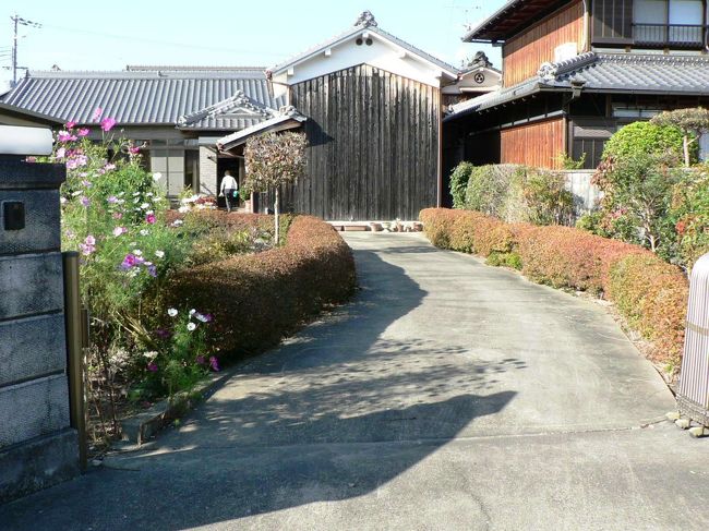 六角井戸周辺の街並み。