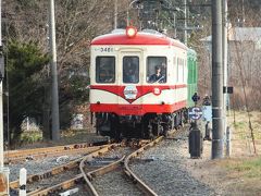 　駅付近を路盤に沿って東へ歩き、上記のイベント列車が走っていく姿を写真に収める。また駅へ戻り、その列車を迎える。今度は西へと歩き、古里（ふるさと）駅付近からその列車を撮る。いわゆる「撮り鉄」というやつかもしれないが、こういうことをしたのは中学生時分以来である。やってみたかったというよりは、近場に観光するようなものがなかっただけなのだが。

＠慣れてないので上が切れてしまった