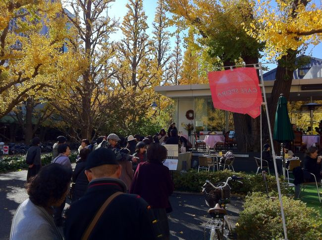 レストランは大混雑！です