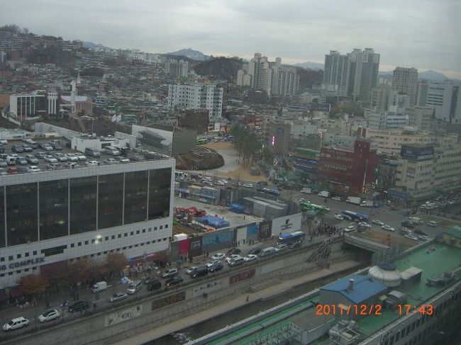 足も疲れて、する事が無くなったので、<br />東大門にある「ＣＥＲＥＳＴＡＲ ＳＰＡ ＷＯＲＬＤ」へ。<br />入場料７，０００ウォン。<br /><br />一度、チムジルバンに来たかったんです。前から気になっていたし。<br />景色も一望出来て、のんびり出来ました。<br />リラックス・デトックスして４時間程居ましたよ。