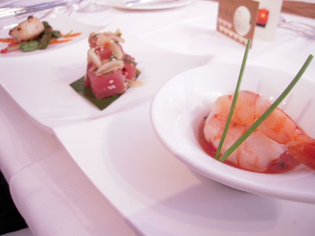 ではお食事。<br />シーフードのアミューズ。<br />