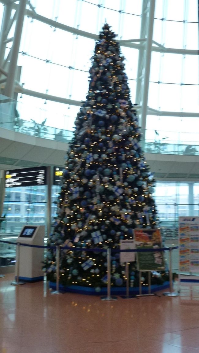 羽田空港のクリスマスツリーです。