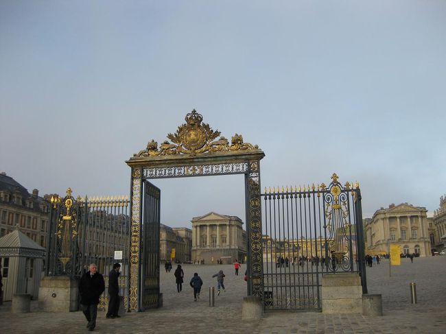 今回もガイドさんがついて案内してくれます。<br />ホテルから一緒で、バスの中でも歴史とかいろいろお話してくださいました。