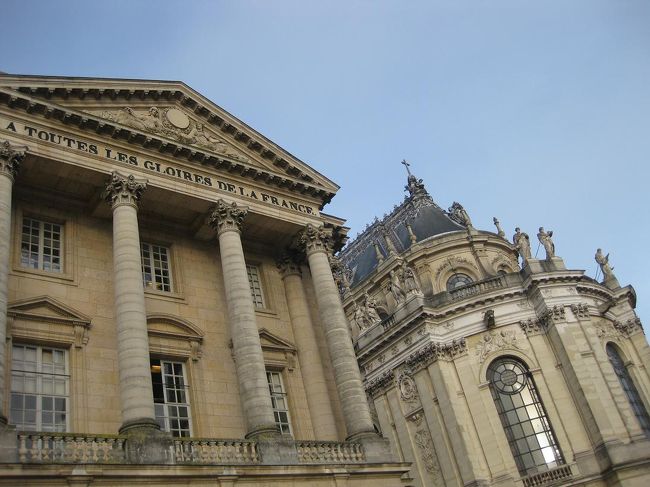 団体入口は、入場待ちの団体さんがたくさん。<br />しばらく待機ということで、また撮影会。