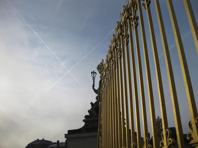 いい青空。<br />といいながらこんな角度で撮ってみたり。