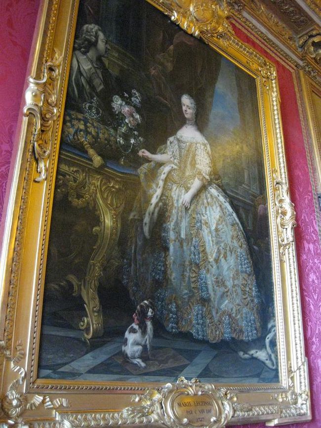 王妃の絵。<br />この犬が有名なのだとか。<br />この方は、はっきり言っちゃえばあまり美人ではなくて〜とガイドさん。<br />…まぁ、そんなもんですよね、いつの世も。