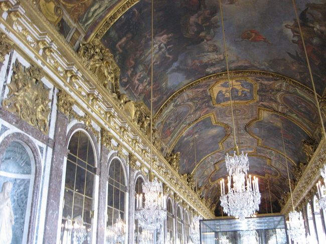 やっぱりここが1番すごい人でした。<br />スリもいますから気をつけてください、とガイドさんから注意が。