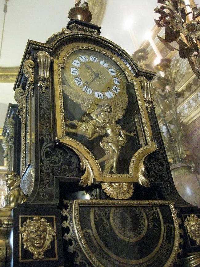 時計も豪華。