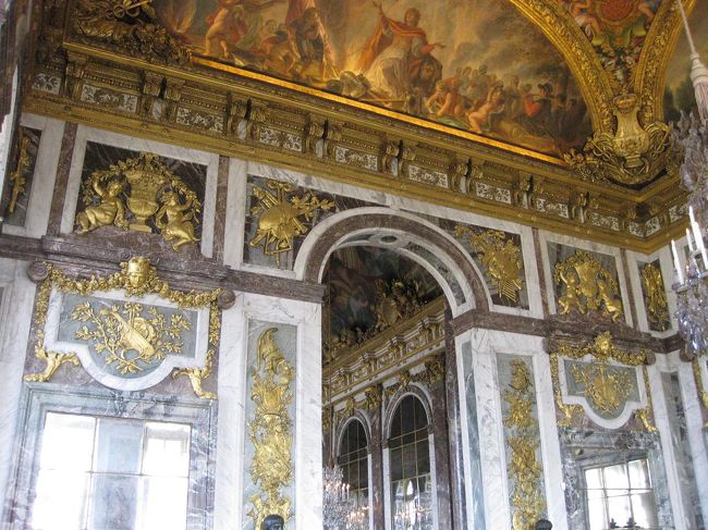 それでも、当時のフランスはトイレがきちんとしていなかったので、非常に臭かったのだとか。<br />…こんなに綺麗なのに。