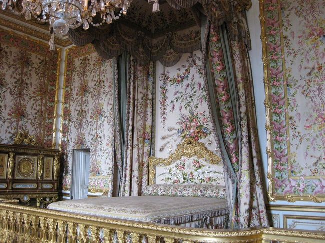 あのアントワネットが使ったと思うと、感慨もひとしお。