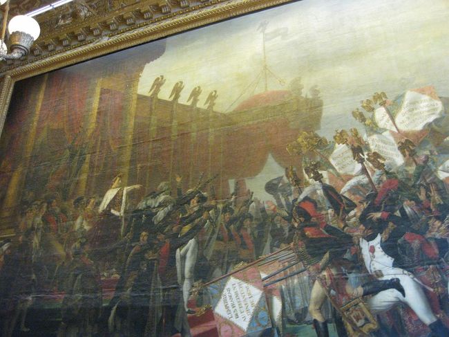 他にも壁いっぱいの大きな絵が飾られています。