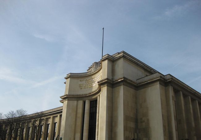 シャイヨ宮。<br />車窓観光だけだと思ったので、ここから撮影できてよかったね〜と言いながらバスに戻ります。<br /><br /><br />まさかこのあと、何度もここに来ることになるとはこのとき思いませんでした…。