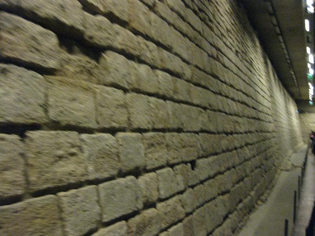 その当時の建造物は、一部が残るのみです。