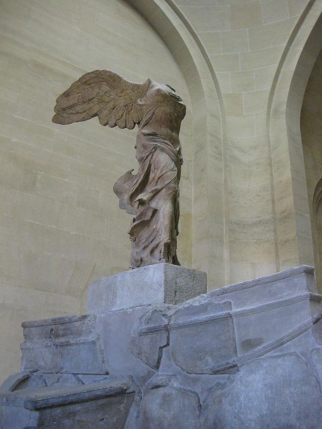 サモトラケのニケ。<br />感動です。<br />あなたに会いたかったのです。<br />これも2000年以上前に造られたとは思えない彫刻です。