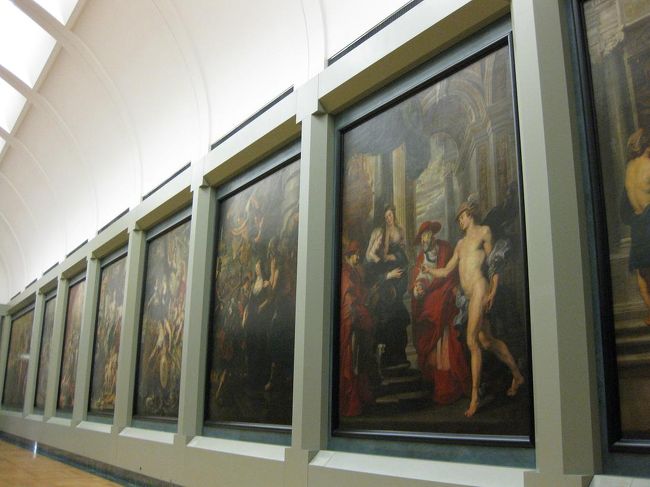 一室丸々ルーベンス。<br />絵が大きいので迫力があります。