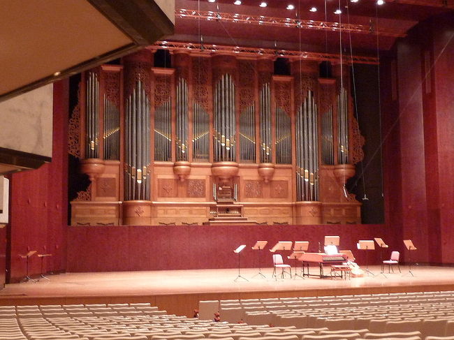 台北の中心にある國家音樂廳でコンサート。<br /><br />詳細は別のブログに載せました。<br />http://blog.livedoor.jp/qz2010il/archives/1389637.html<br /><br />