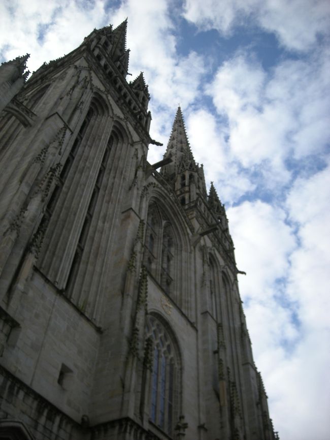 正面に到着<br /><br />ババーンと天空に伸びる大聖堂