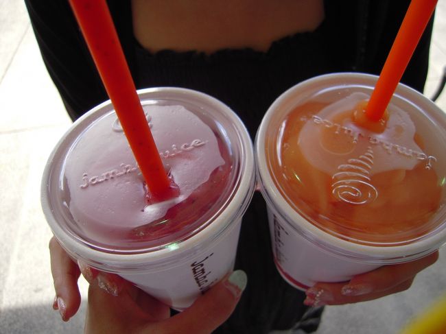 Kマートでちまっとお買い物して、<br />Jamba Juiceでスムージーを購入。<br />おいしい☆<br />これでアウトレットは終了。。。