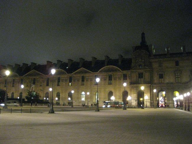 歩き疲れたし、荷物も重いしということで、ホテルに帰ります。