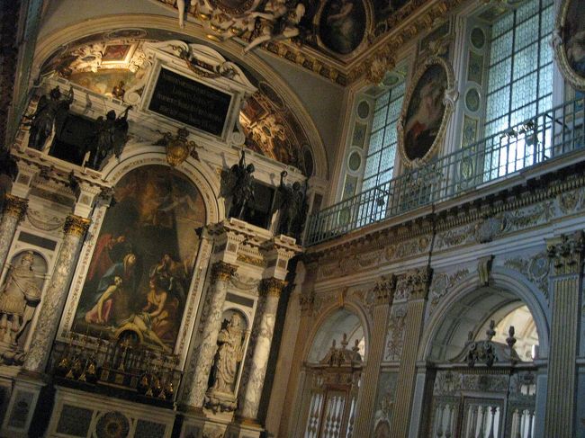 ベルサイユとはまた違った、それでも大きくて立派な宮殿でした。