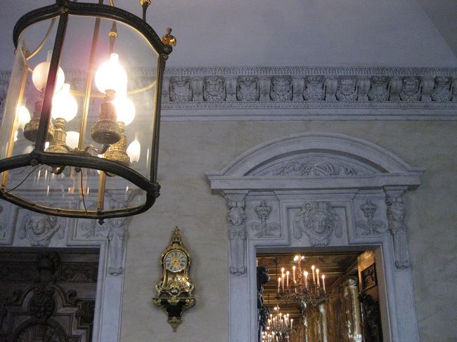 でもなんとなく、生活の匂いがあるといいますか…ベルサイユが、誇示するための宮殿だとすれば、ここは暮らすための宮殿だったというのがわかる気がしました。