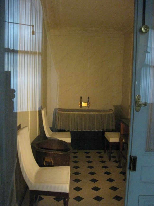 ナポレオンのために設置されたお風呂。<br />丸見え。