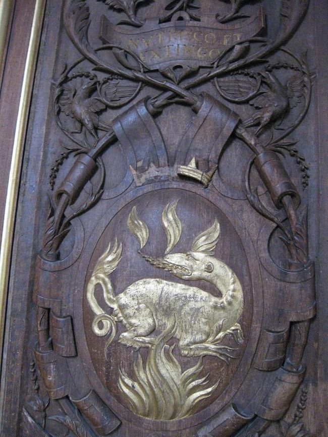 フランソワ1世の紋章、火とかげ。