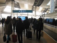 10時48分、定刻に北京南駅に到着。
今度は上海付近を走る日本のE2系ベースの車両や、北京上海間の高速鉄道に乗ってみたいです。