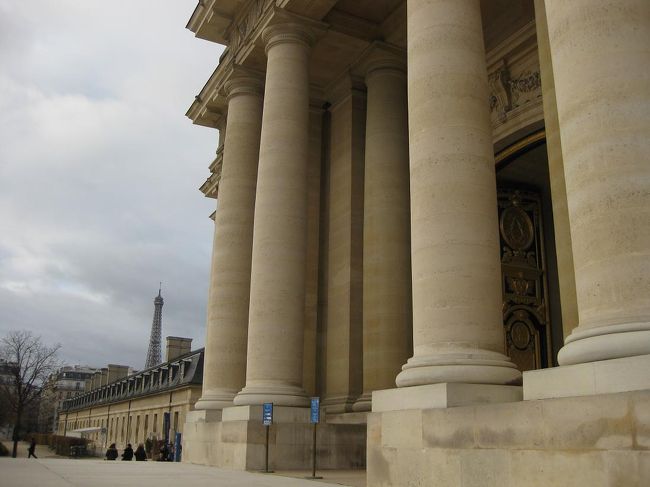 14:25頃。<br />ドーム教会到着。入口は、軍事博物館の入口とは正反対側にあります。