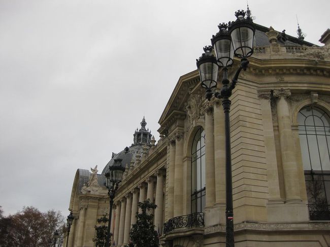 そしてプティパレです。<br />規模的には全然プティじゃないんですが…。