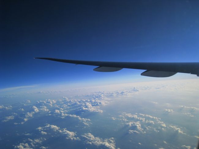 はじめてみる世界。<br />こんなに高い場所を飛ぶんだ。<br />宇宙に来たみたい