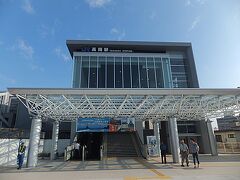 そしてこの日から供用開始になった高岡駅の新しい駅舎。真新しい駅舎を利用できるのは偶然とは言えラッキーでした。