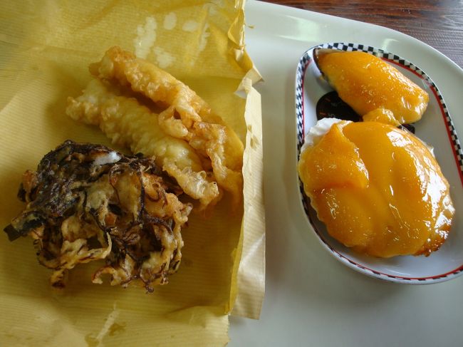 これも！<br /><br />もずく天ぷらと、イカの天ぷら<br /><br /><br />イカ天美味しいー<br /><br />モズクは・・・