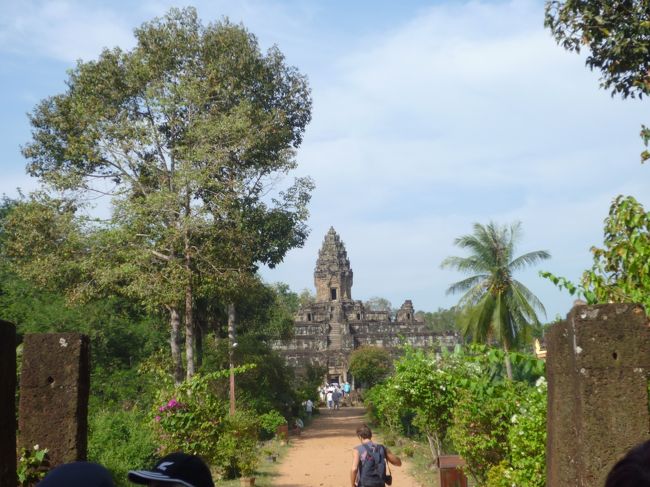 クメール王朝最古のロリュオス遺跡群のバコン