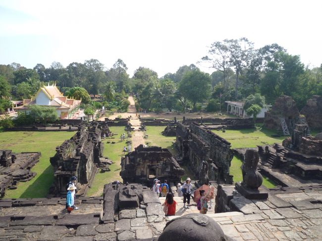 ５層の基壇をあがってます