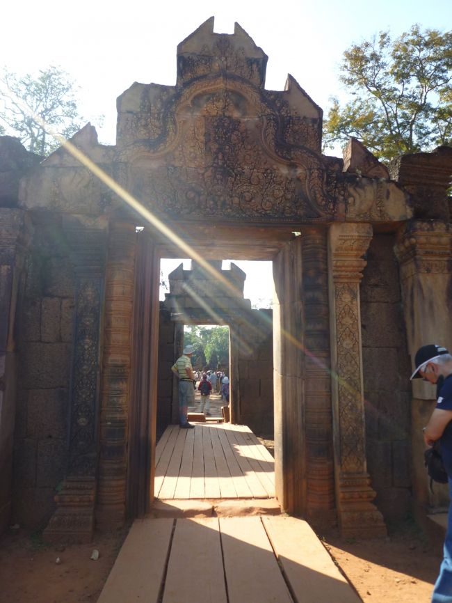 バンテアイ・スレイ：女の砦