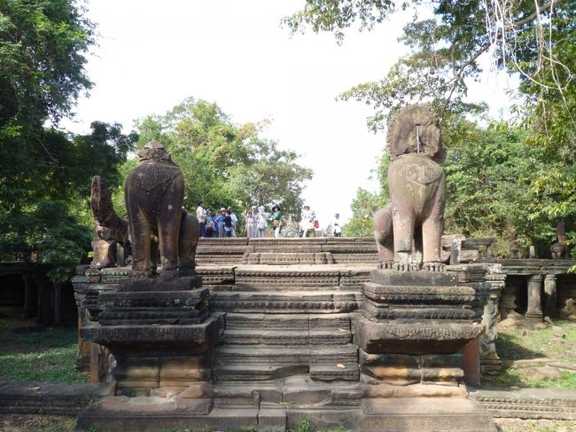 正面は顔がありません
