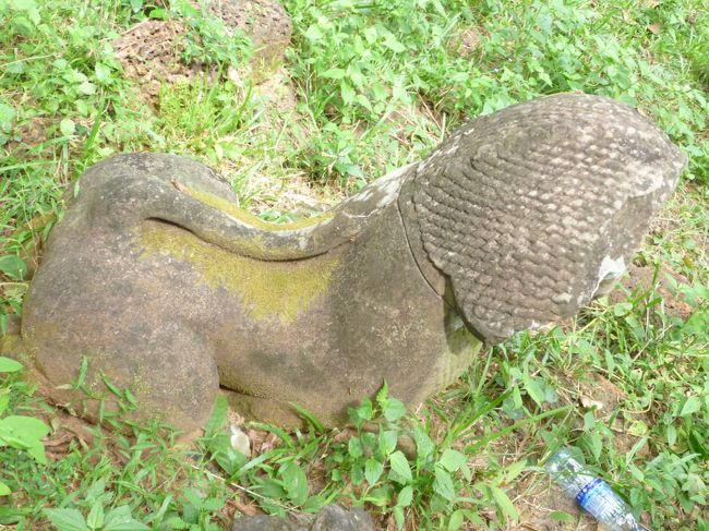 シンハ像もこの通り