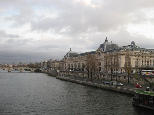 目的のオルセー美術館はすぐそこです。