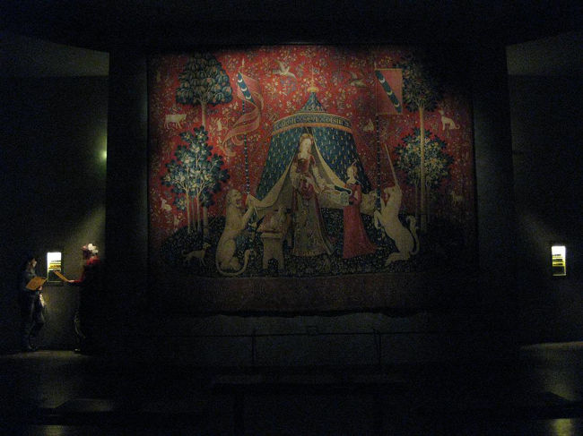 そのあとはまた地下鉄で移動し、中世美術館へ。