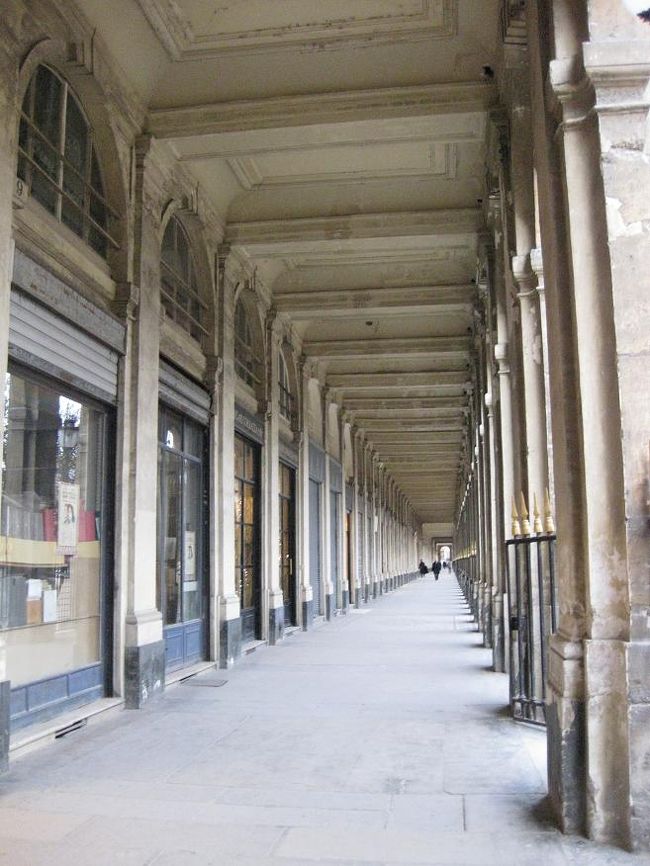 パレ･ロワイヤルを経由し、ルーブル前から再びカールージュに乗車。